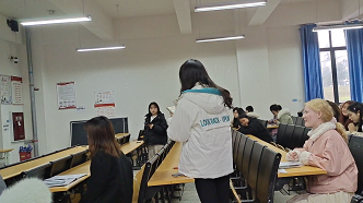 辩论赛.png
